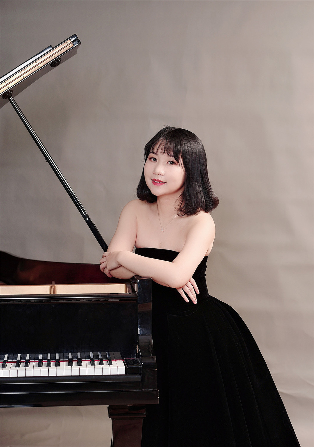 苏滢蹀(钢琴评委3).jpg